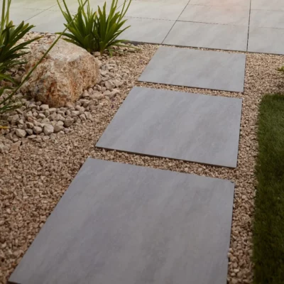 Aménagement avec des pas japonais en carrelage
