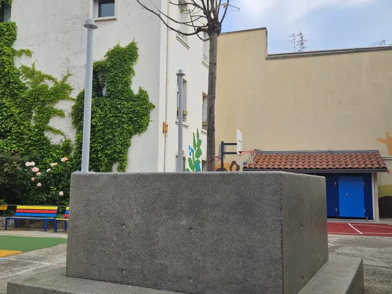 Jardinière en béton poncé
