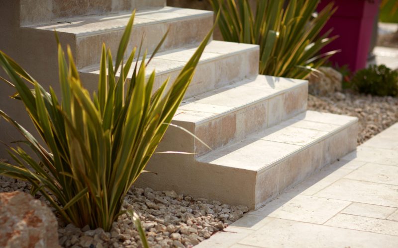 escalier en pierre naturelle Travertin